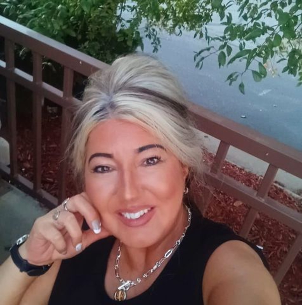 Meet your Posher, Leyla